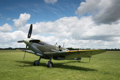Spitfire D810_019_0235